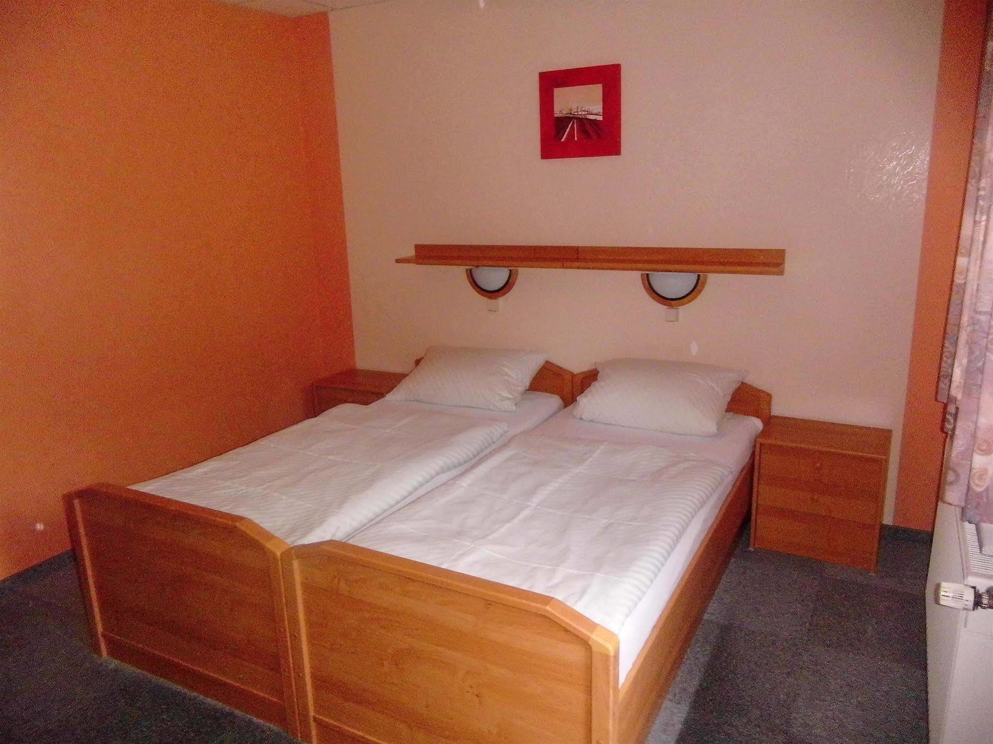 Hotel-Garni "Hof Von Hannover" Wittmund Eksteriør bilde